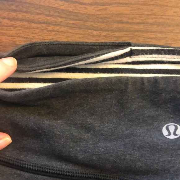 Lululemon cropped pants - Picture 6 of 6